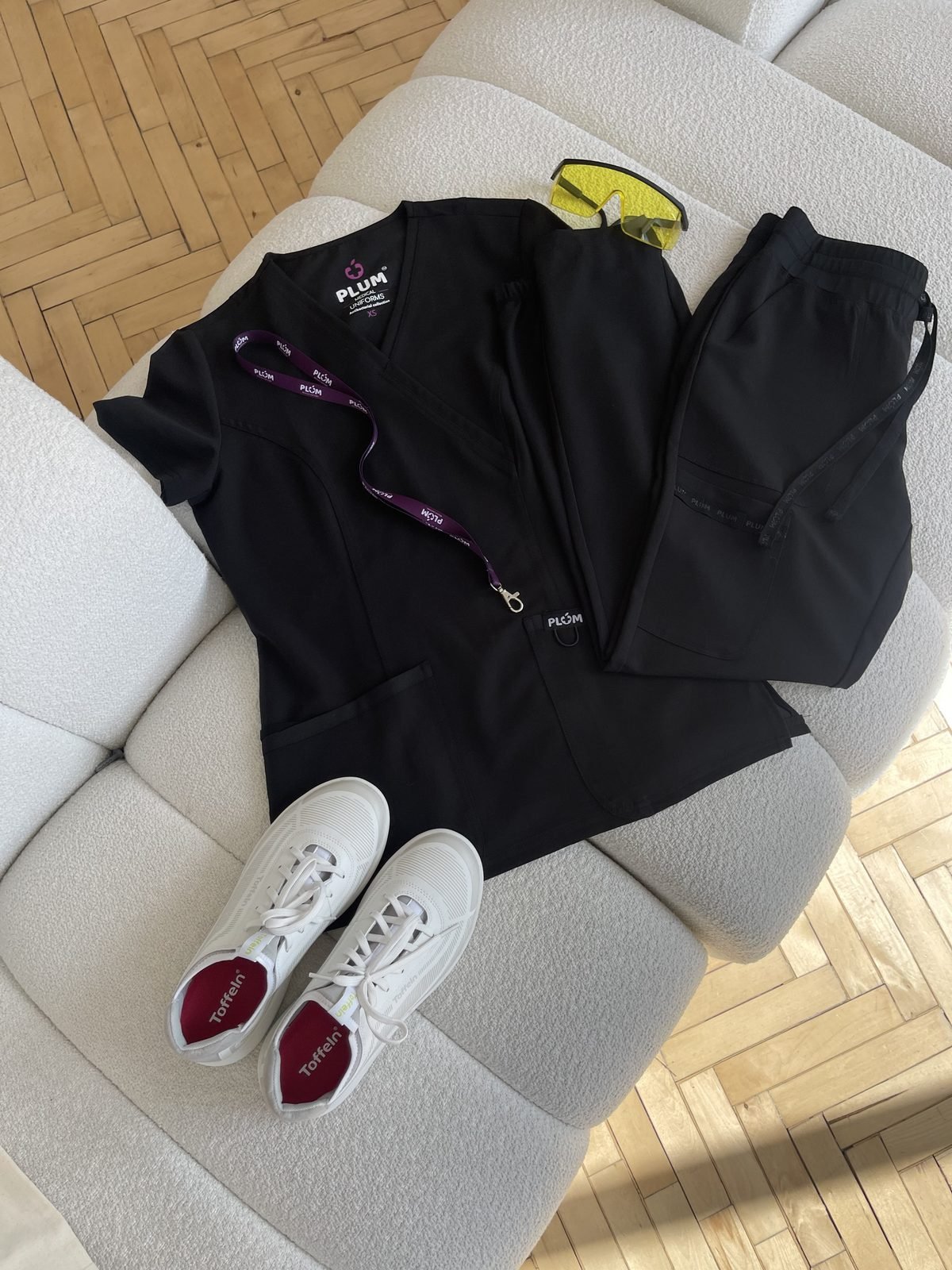 PLUM complete set with Toffeln
